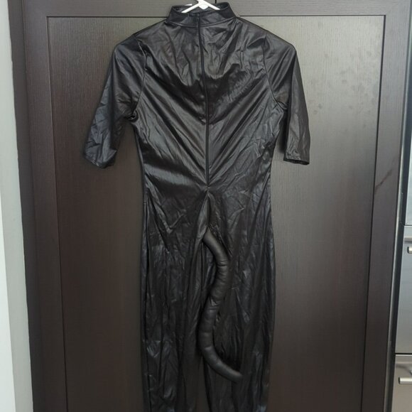 Women's Cat Woman Costume Jumpsuit, Belt, Mask, Headband Included - Size M NWT - Picture 3 of 4